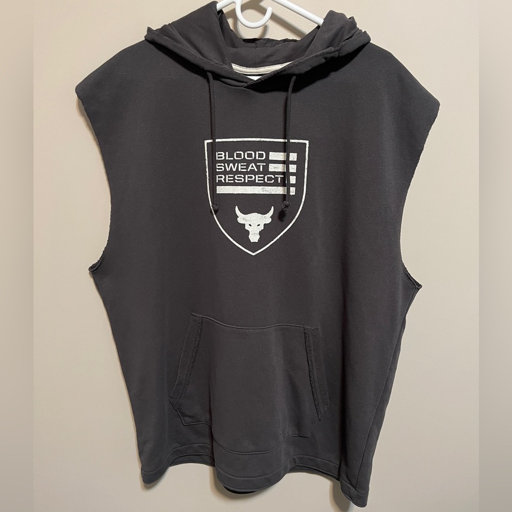 Under Armour Project Rock Grey and White Sleeveless Hoodie, size XXL